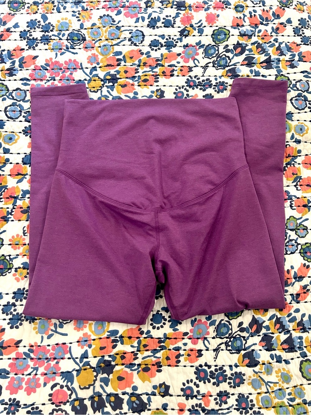 Old Navy Maternity CloudComfy 7/8 Leggings - Lilac Sunset Orchid Purple Sz M